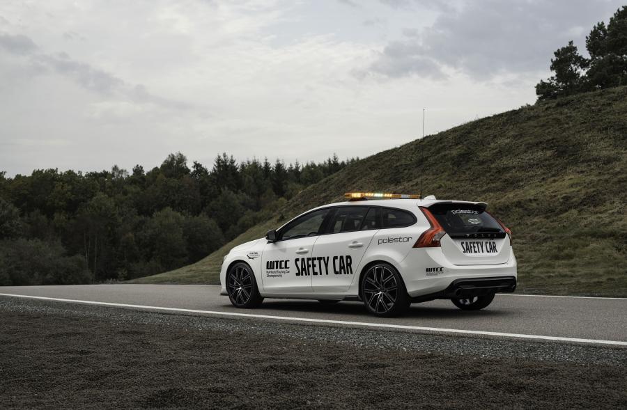  Volvo V60 Polestar WTCC Safety Car 2017 года  (фото 15 из 21)